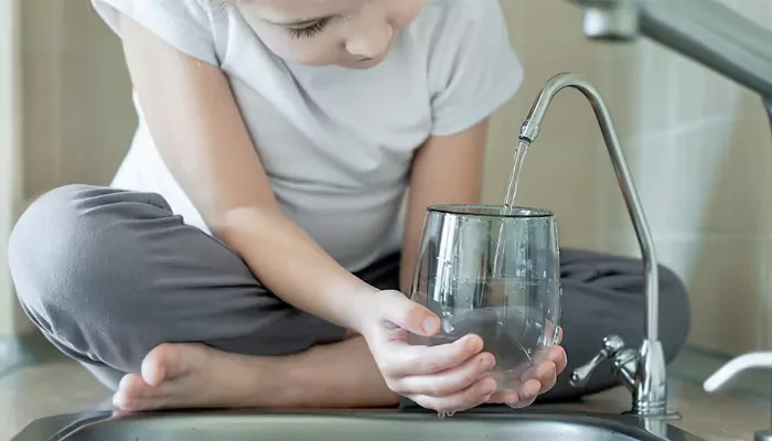 Quamdiu dispensator aquae sterilitatem exspectare debes?